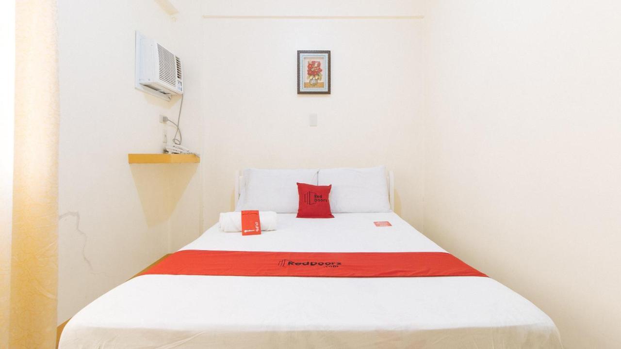 Reddoorz @ Golden Skye Hotel Guagua Ngoại thất bức ảnh