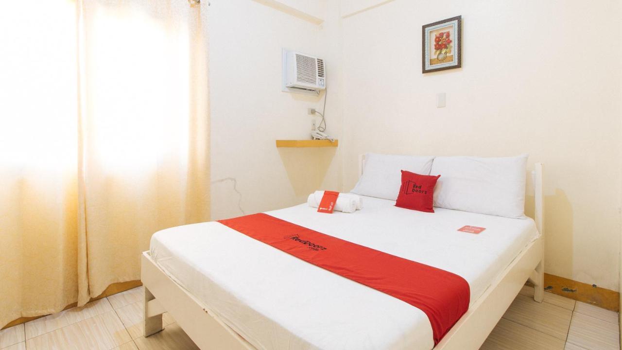 Reddoorz @ Golden Skye Hotel Guagua Ngoại thất bức ảnh