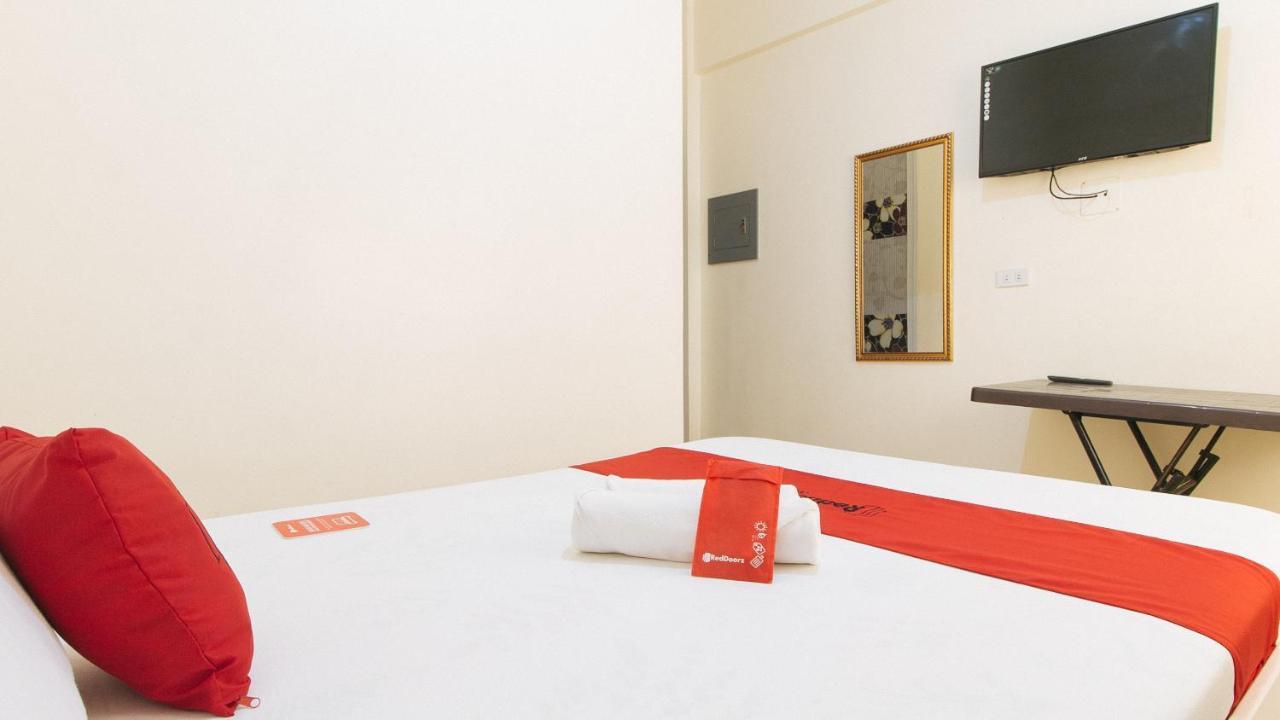 Reddoorz @ Golden Skye Hotel Guagua Ngoại thất bức ảnh