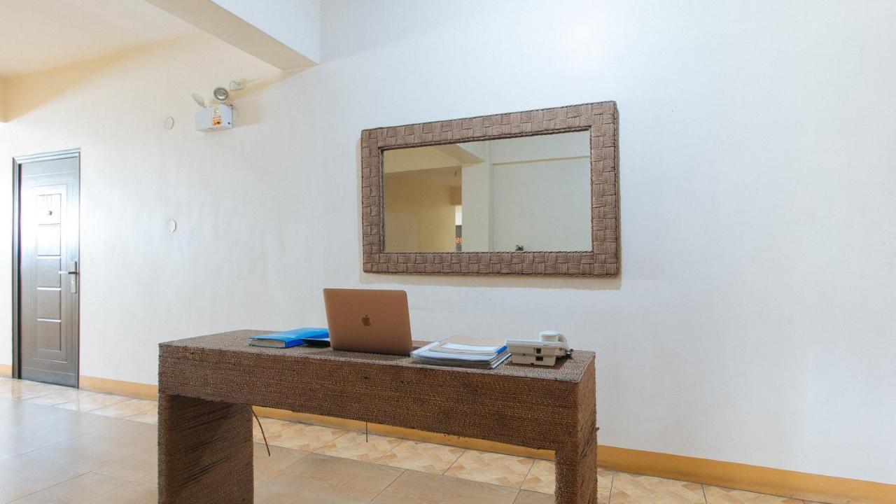 Reddoorz @ Golden Skye Hotel Guagua Ngoại thất bức ảnh