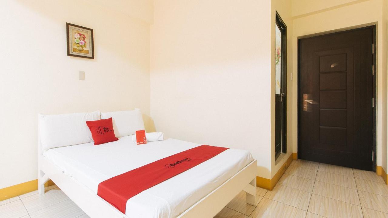 Reddoorz @ Golden Skye Hotel Guagua Ngoại thất bức ảnh