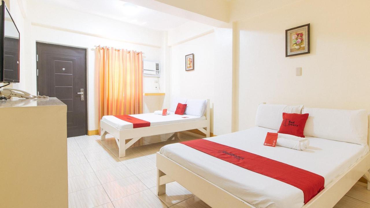 Reddoorz @ Golden Skye Hotel Guagua Ngoại thất bức ảnh