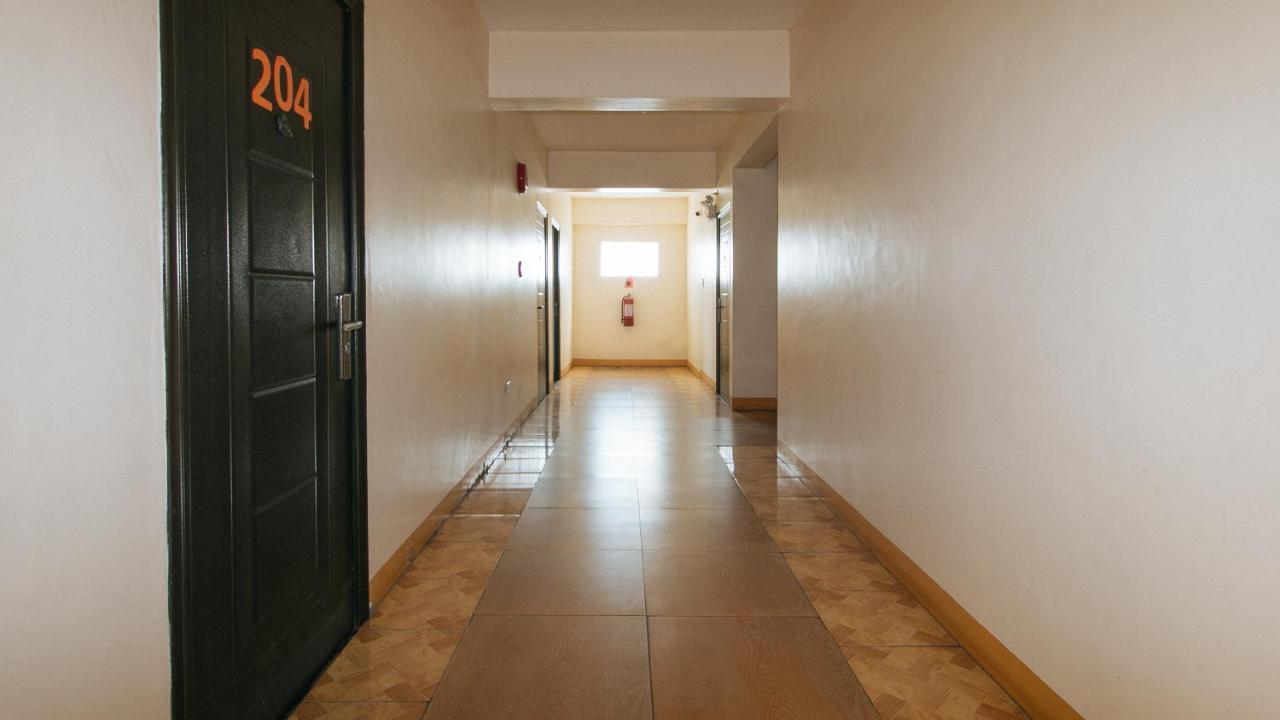 Reddoorz @ Golden Skye Hotel Guagua Ngoại thất bức ảnh