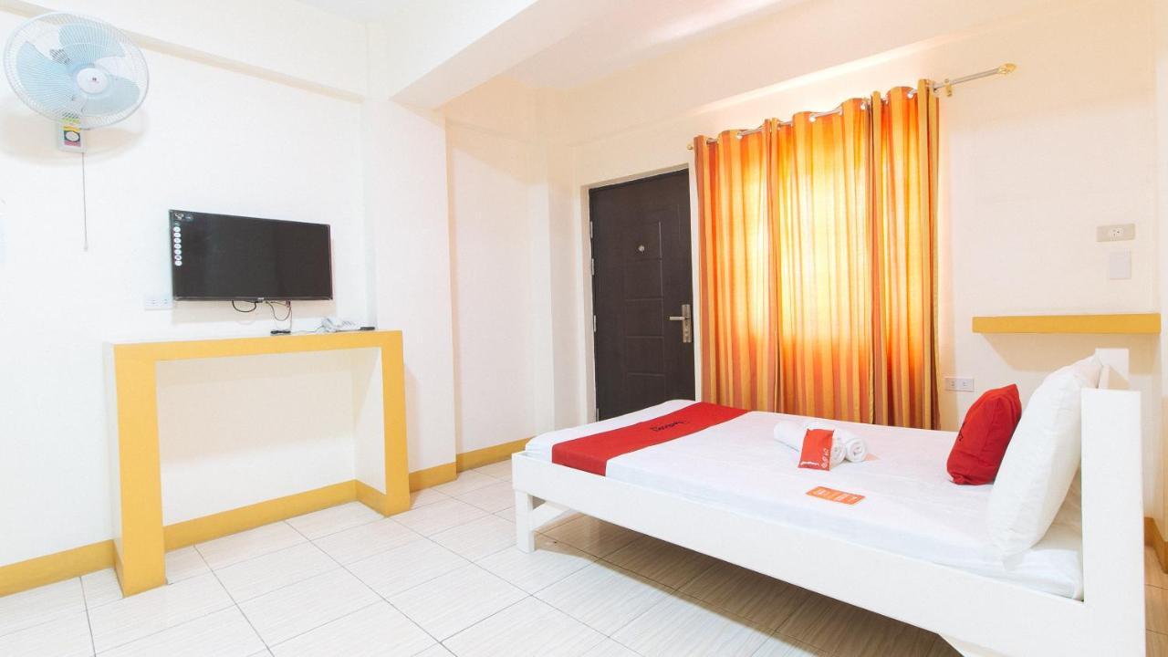 Reddoorz @ Golden Skye Hotel Guagua Ngoại thất bức ảnh